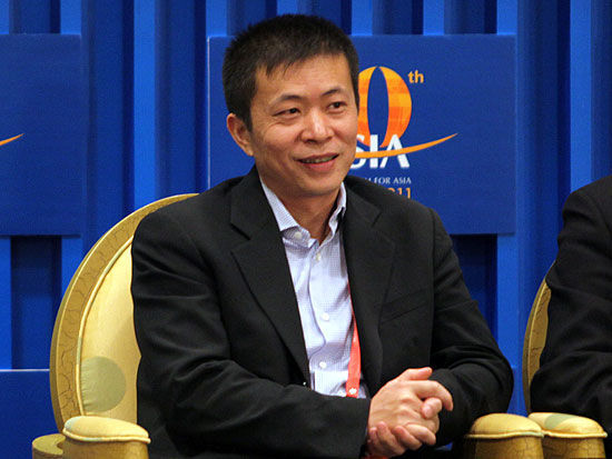 新浪首席执行官兼总裁曹国伟昨日在博鳌亚洲论坛2011年年会“移动互联网的未来”分论坛上发言。
